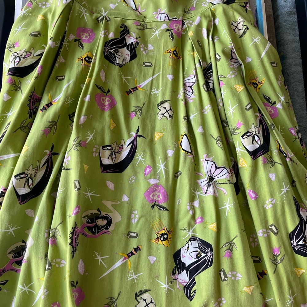 Pinup girl clothing skirt Snow White themed